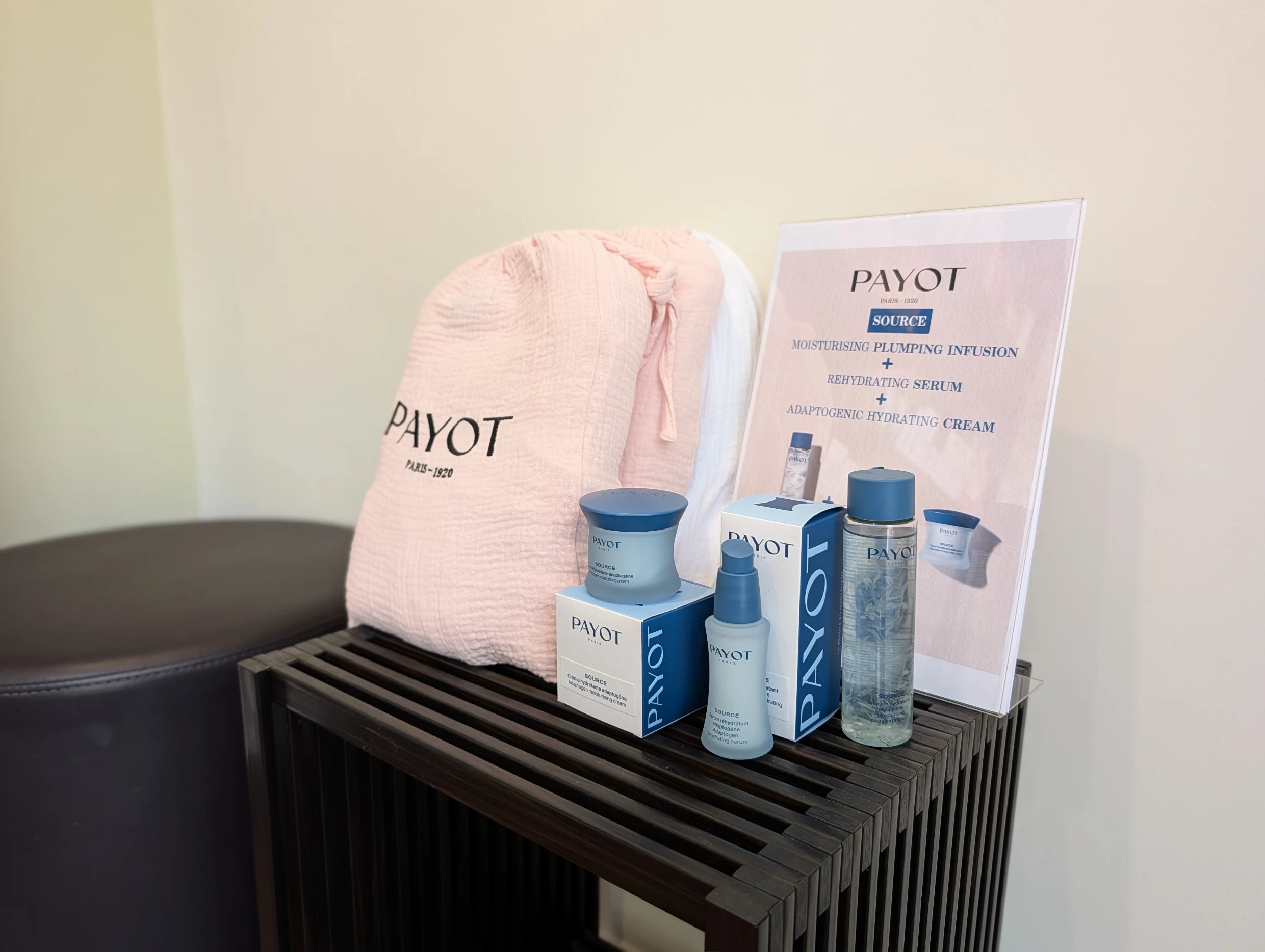 Gallery image of the salon 9